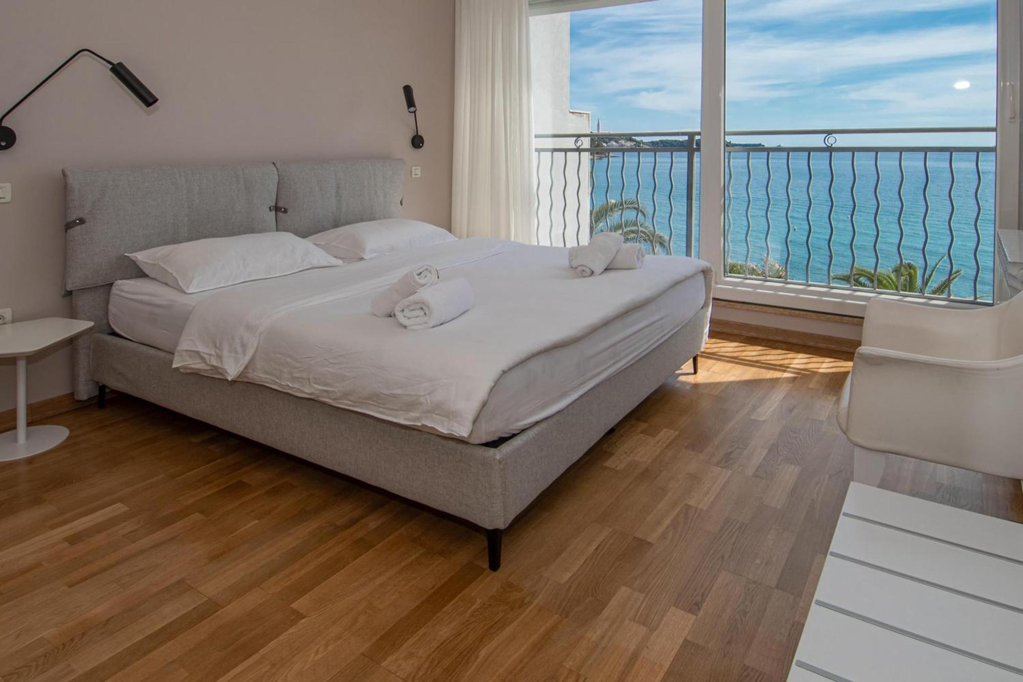 Bed & Breakfast Blu Locanda Ровин Екстериор снимка