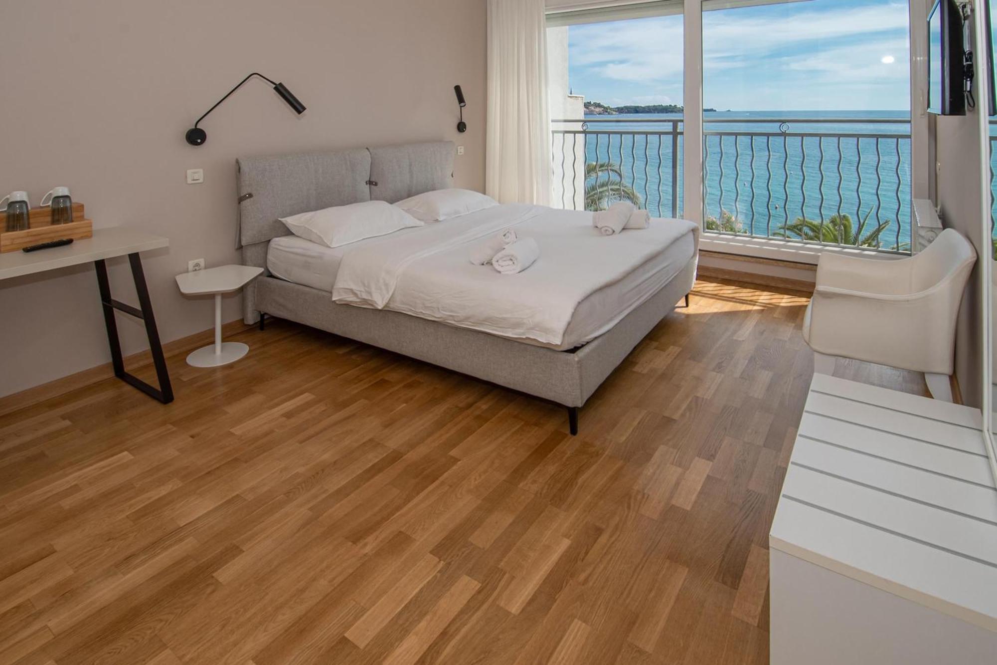 Bed & Breakfast Blu Locanda Ровин Екстериор снимка